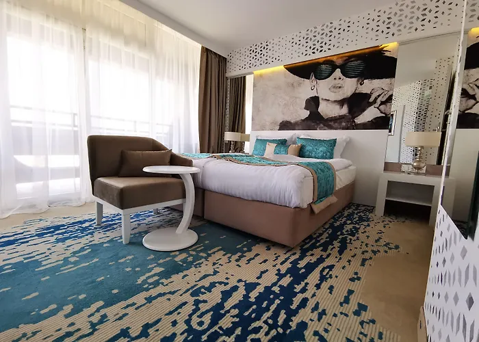 Отель Europe & Casino 4*