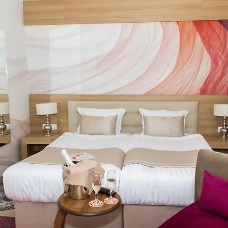 Europe & Casino Otel 4*