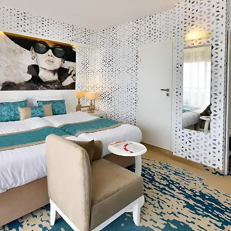 Europe & Casino Hotell 4*